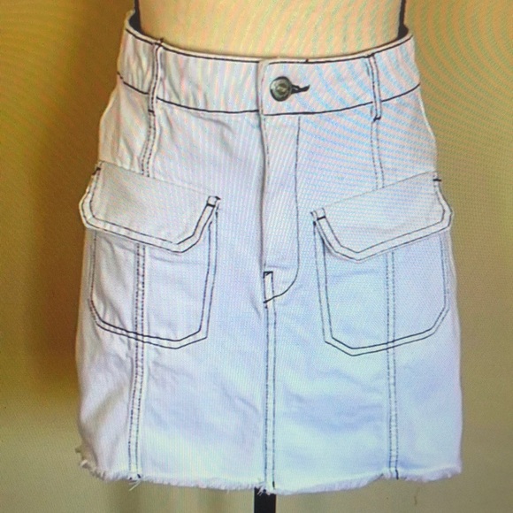 Dresses & Skirts - White Mini Skirt with Pockets
